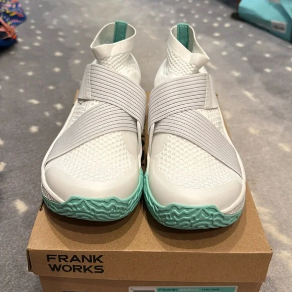 Frank Works THE ONE Unisex Tennis Shoe Size Men 6 /Women 7.5 White Strap NIB - Picture 1 of 8